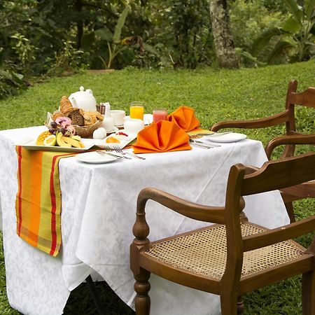 Athulya Villas Kandy Extérieur photo